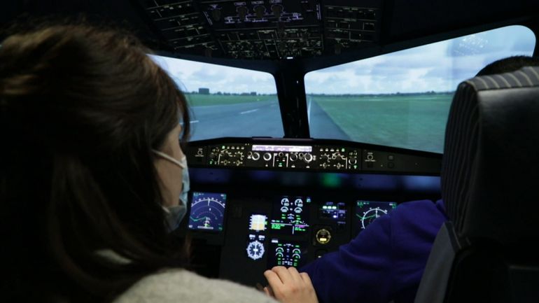Des infirmières pilotent un avion, une solution pour gérer le stress