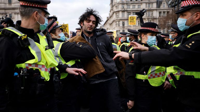 Royaume-Uni : une centaine d'arrestations en marge de manifestations contre un projet de loi renforçant les pouvoirs de la police