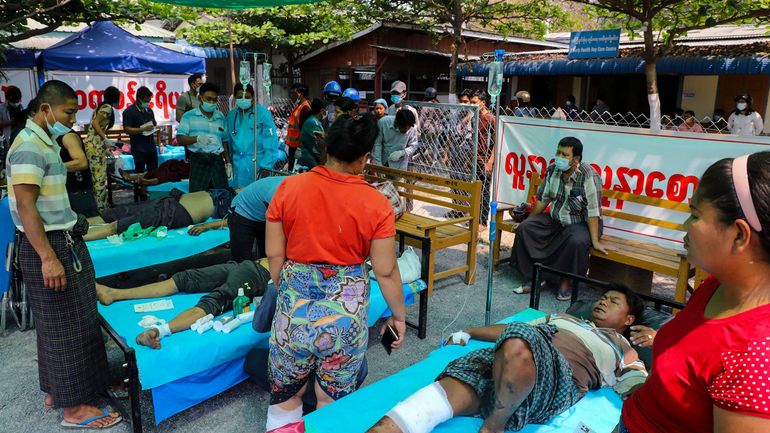 Coup d'Etat en Birmanie : au moins trois manifestants tués, nouvelles manifestations après des violences nocturnes