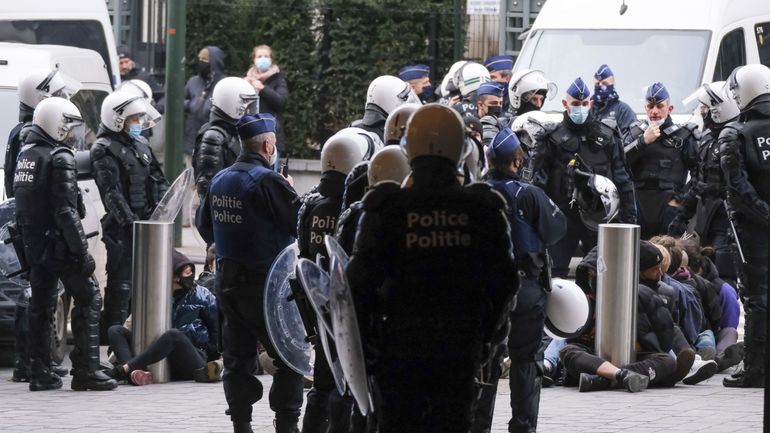 Manifestation contre la justice de classe à Bruxelles : plainte pénale collective contre la police