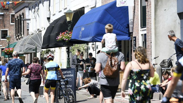 Pays-Bas : les cafés et restaurants peuvent à nouveau accueillir des clients