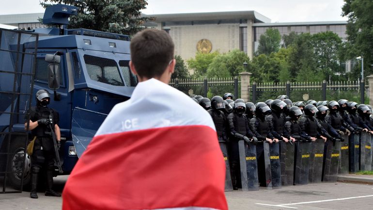 Biélorussie : nouvelles arrestations d'opposants après une manifestation de quelque 100.000 personnes