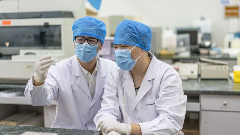Coronavirus : la Chine dément que trois de ses chercheurs ont contracté le Covid fin 2019