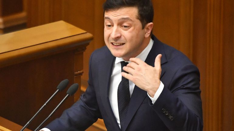 Ukraine: le président Zelensky remanie son gouvernement pour tenter de sauver sa popularité