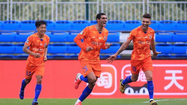 Marouane Fellaini plante un doublé pour Shandong Taishan