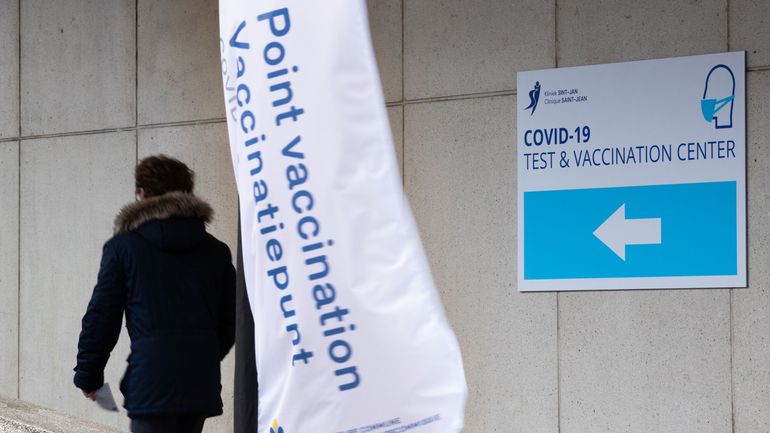 Coronavirus: le premier point de vaccination ouvre ses portes à Bruxelles