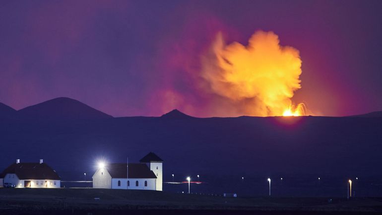 En Islande, l'éruption se transforme en grandioses geysers de lave