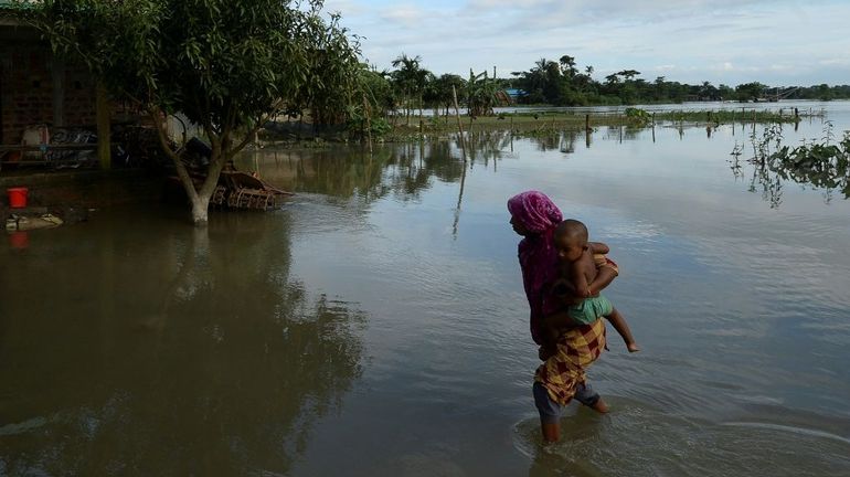 Mousson au Bangladesh : un tiers du pays sous l'eau, 1,5 million de personnes sont affectées par les inondations