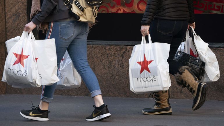 Etats-Unis: New York, temple du consumérisme, remballe ses sacs en plastique