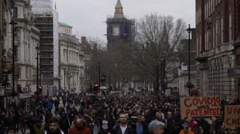 Coronavirus : plus de 30 arrestations à Londres après une manifestation contre les mesures corona