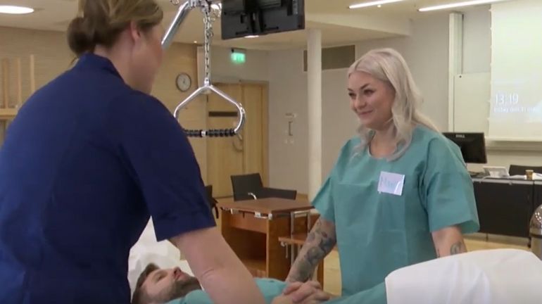 En Suède du personnel de la compagnie aérienne, en formation accélérée pour travailler dans les hôpitaux