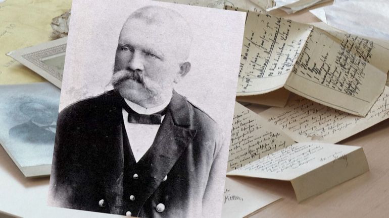 Histoire : des lettres du père d'Adolf Hitler retrouvées dans un grenier