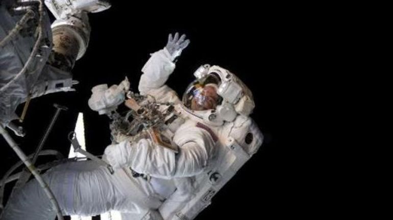Trois astronautes de retour sur Terre après une mission de plusieurs mois sur l'ISS