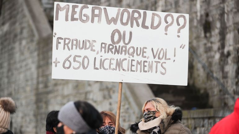 Mega World: le personnel devant le Parlement wallon