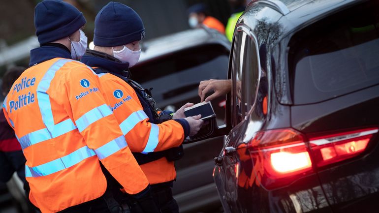 Vacciner les policiers, pompiers, enseignants : les ministres de la Santé se concertent sur les fonctions essentielles