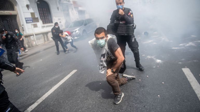 La police d'Istanbul arrête plus de 200 manifestants du 1er mai