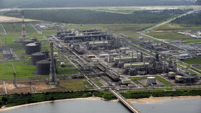 Shell ferme un oléoduc-clé au Nigeria en raison d'une fuite