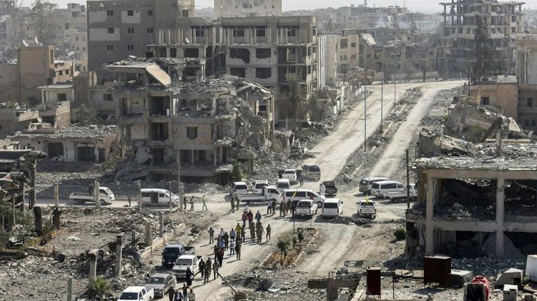Un accord pour permettre aux djihadistes de fuir Raqa avant l'assaut? La Turquie va enquêter