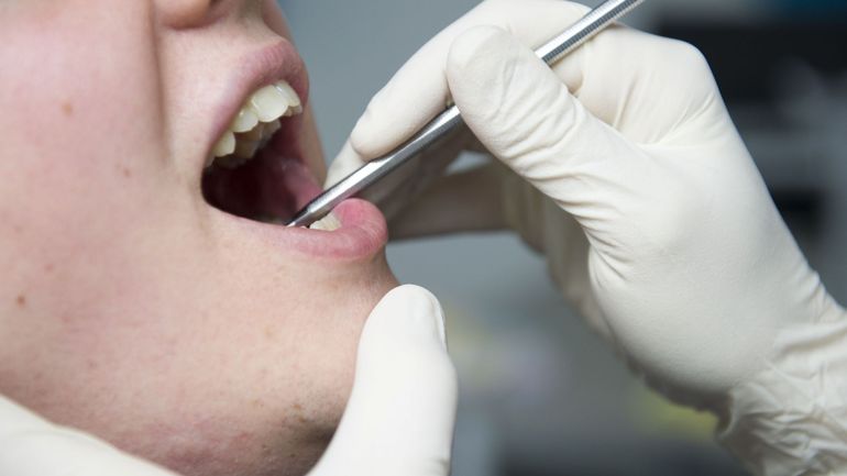 Coronavirus : sept dentistes sur dix ont perdu la totalité de leur chiffre d'affaires