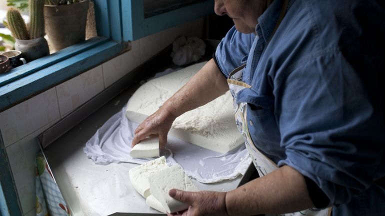 Le fromage halloumi pousse Chypre à bloquer l'accord commercial entre l'Europe et le Canada