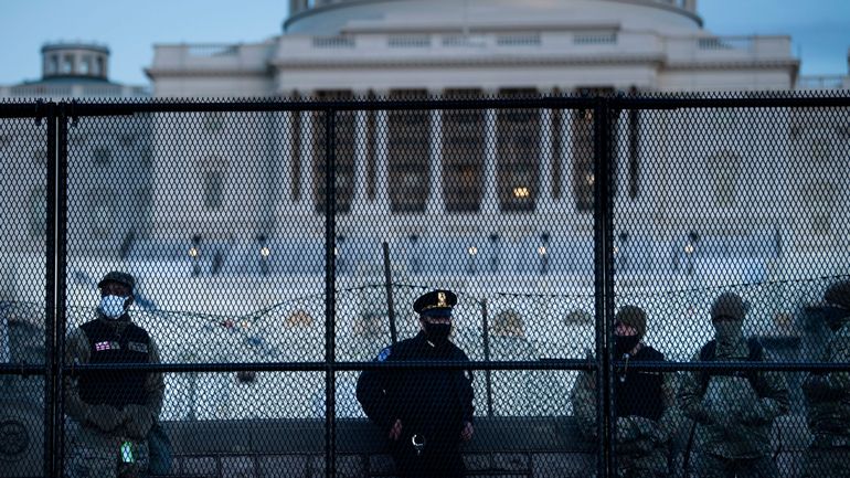 Insurrection à Washington : le chef de la police du Capitole démissionne