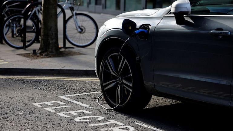 Dix concessionnaires lancent un service national de partage de voitures électriques