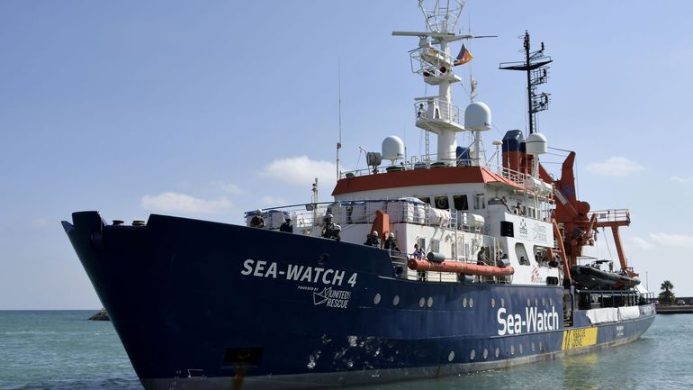 Des ONG accusent l'Italie de retarder une mission de sauvetage de migrants en Méditerranée
