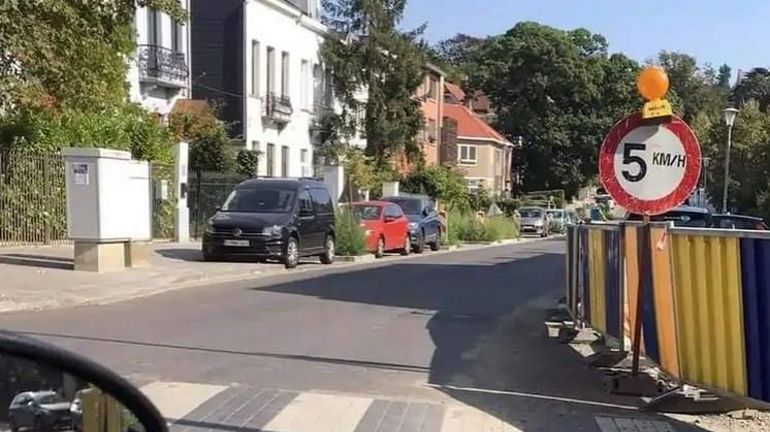 Eloge de la lenteur : une rue de Forest passe à... 5 à l'heure !