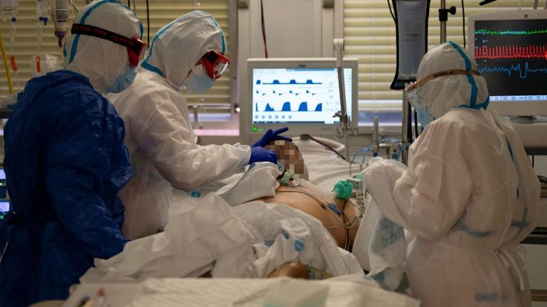 Coronavirus : un hôpital espagnol subit face à la deuxième vague