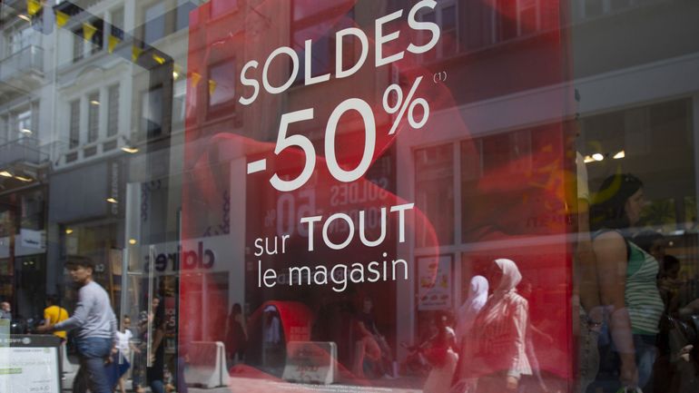 Les commerçants attendent beaucoup des soldes d'hiver car les stocks sont importants