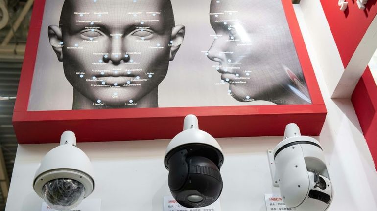 Reconnaissance faciale : un instrument de surveillance en plein essor, convoité par les forces de l'ordre