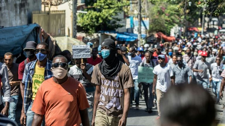 Haïti : plusieurs milliers de manifestants contre un retour de la dictature
