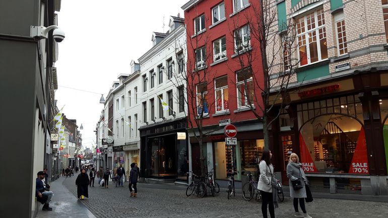 Coronavirus au Pays-Bas : Maastricht bascule en code rouge, la bourgmestre menace de fermer les magasins