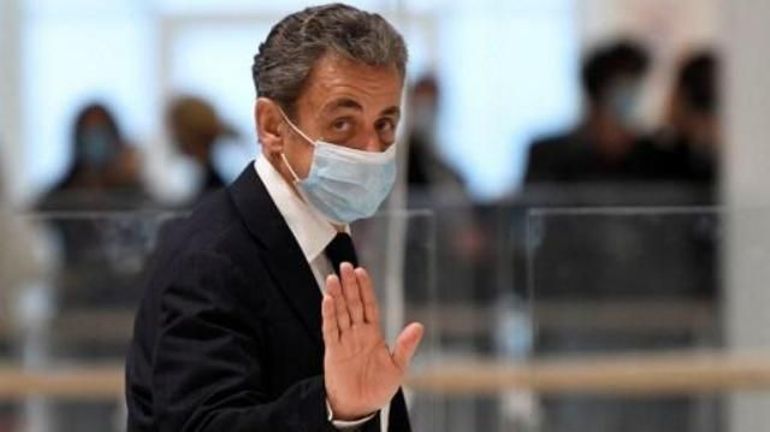 Le procès de Sarkozy pour corruption suspendu jusqu'à jeudi