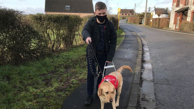 A 17 ans, Jules est le premier adolescent à se voir confier un chien guide