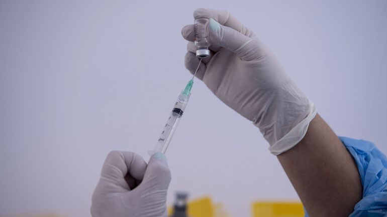 Vaccination covid en Belgique : la dose unique pour les personnes déjà infectées sur la table du Conseil supérieur de la Santé