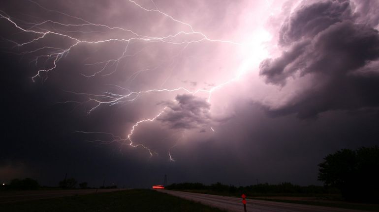 17.000 impacts de foudre enregistrés en cette nuit d'orages intenses, peu de dégâts majeurs