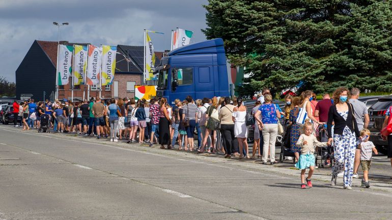 Liquidation totale chez Brantano : des files devant les magasins un peu partout en Belgique