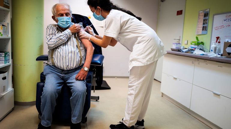 Coronavirus aux Etats-unis : deux vaccins pourraient être prêts à être autorisés en novembre