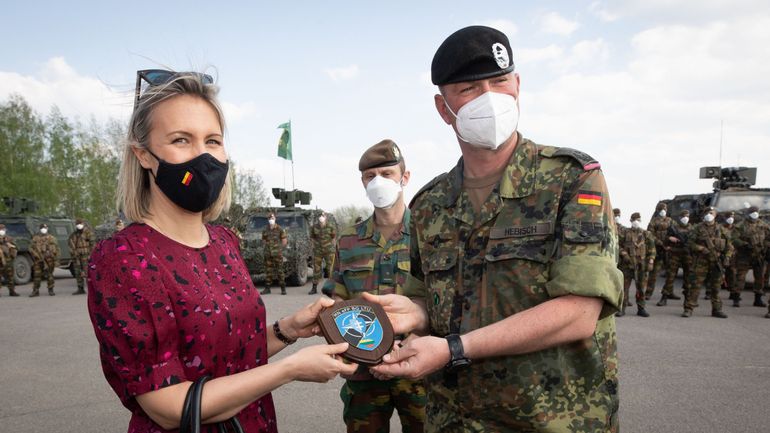La ministre de la Défense réserve aux militaires déployés en Lituanie sa première visite à l'étranger