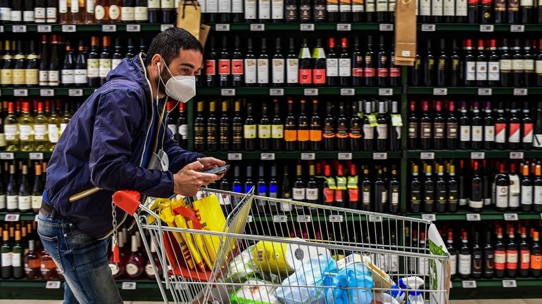 Coronavirus en Italie : le pays lance une enquête sur les prix des supermarchés et craint 