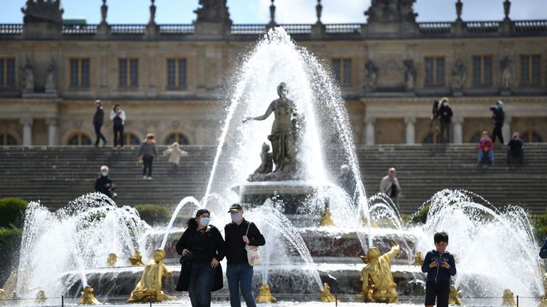 Coronavirus en France : sans touristes étrangers, la fréquentation de Versailles 