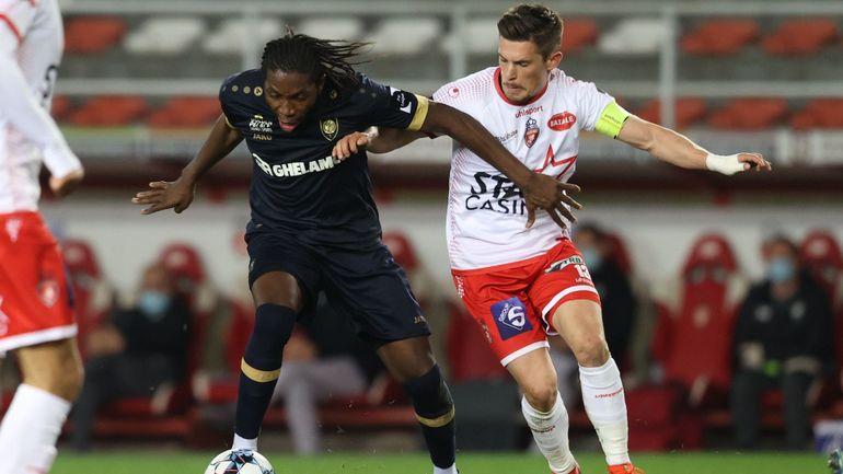 A dix, l’Antwerp résiste à Mouscron et assure sa place en PO1, Mbokani marque à nouveau