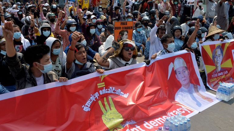 H&M suspend sa production en Birmanie : coup de pouce ou coup de poignard aux manifestants pro démocratie ?
