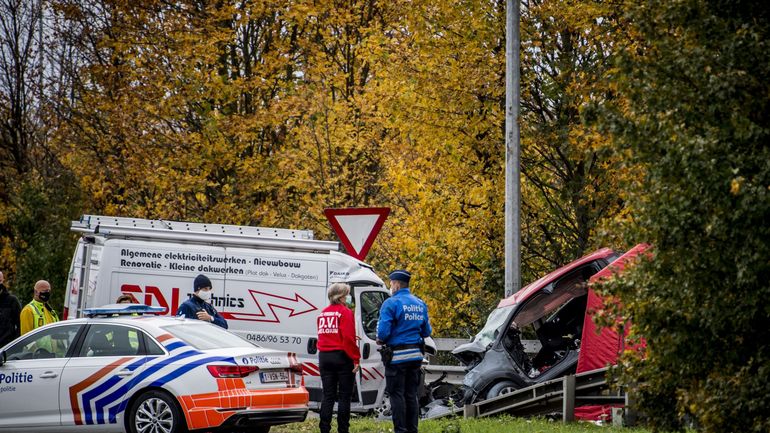 Trois morts après une course-poursuite sur l'E19 à Machelen