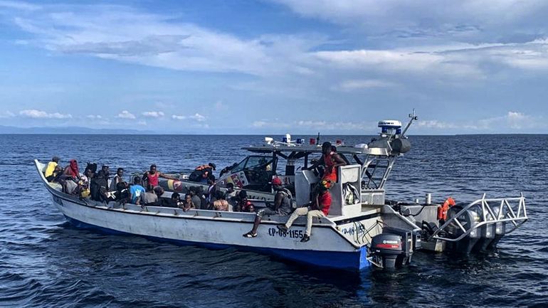 Méditerranée : cinq migrants perdent la vie dans un naufrage, une centaine de personnes sauvées