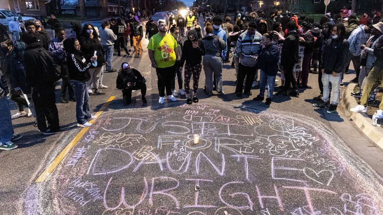 Etats-Unis: manifestations après la mort d'un jeune noir dans une fusillade avec la police
