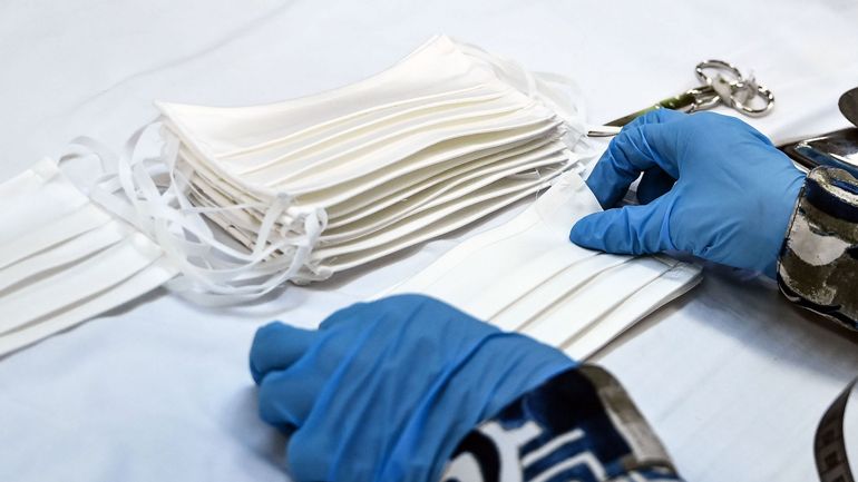 Déconfinement: Etterbeek octroie une prime de deux euros par masque aux couturiers qui en fabriquent