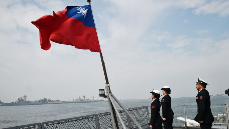 Un navire de guerre américain croise dans le détroit de Taïwan
