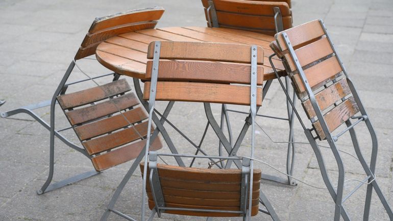 Pas de service au bar, fermeture à minuit: il y a un accord, voici les modalités de réouverture de l'HoReCa